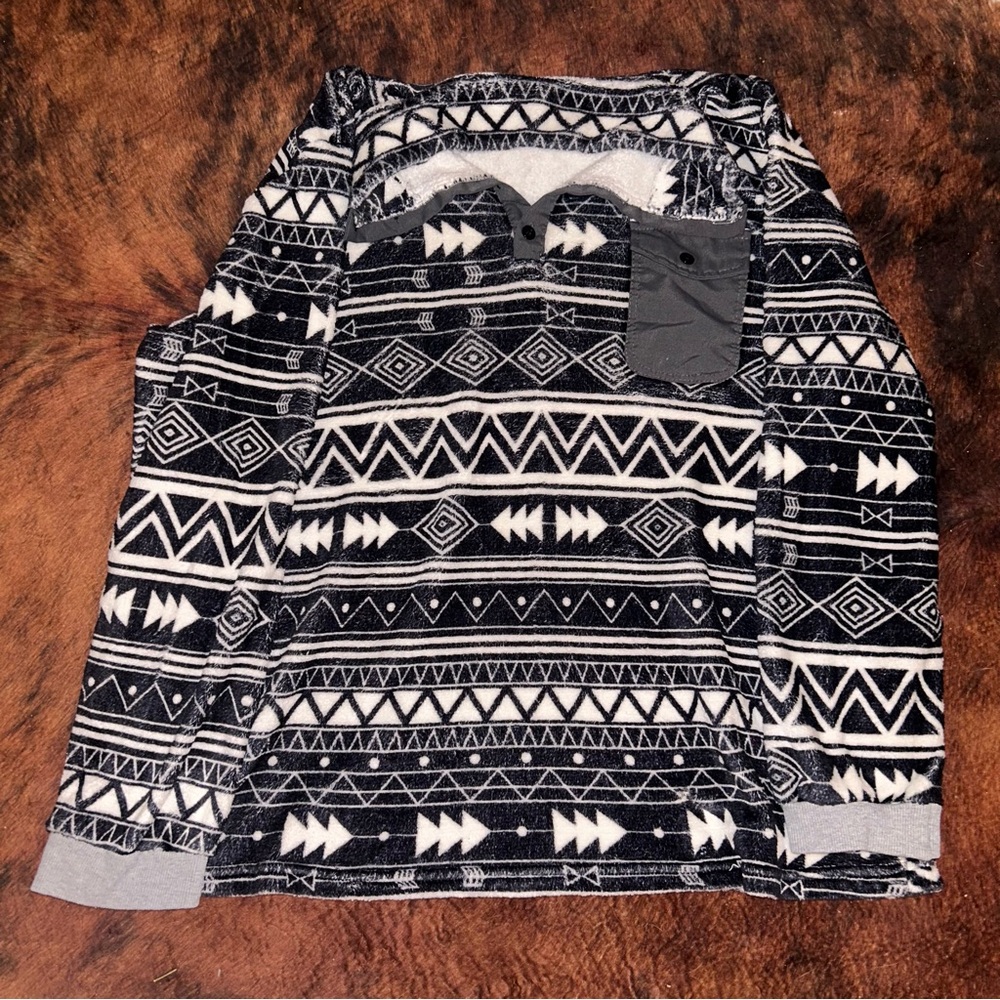 Black and White Geometric Patterned Sweater